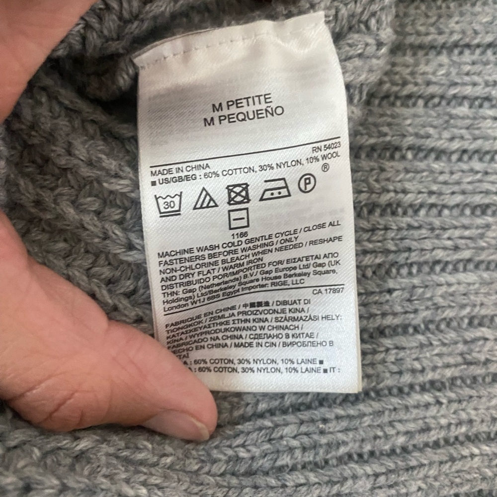 Banana Republic Grey Knit Cardigan - Picture 3 of 8